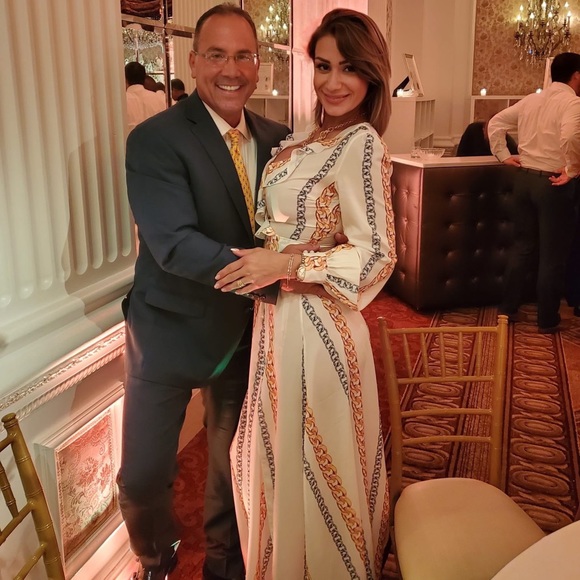 Meet your Posher, Protea - Picture 1 of 3